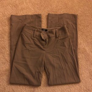 Juniors tan pants
